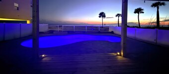 Beach Front House Private Pool 1940 Retro 4 Bedroom 2 Bath & More Gulf-Blvd