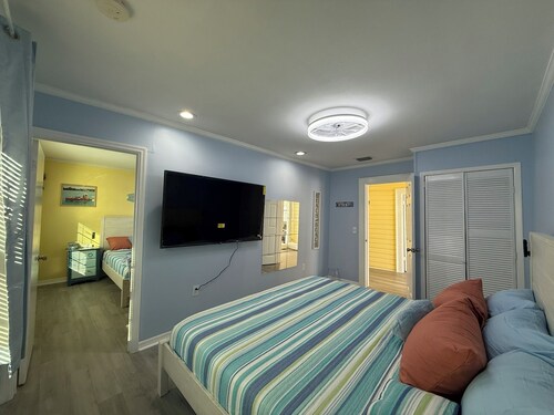 1940 Retro Themed 4 Bedroom 2 Bath Beach Front Bungalow w/Private Pool & More!