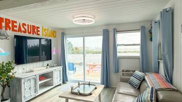 Een smart-tv en videogames