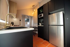 Microonde, forno, piano cottura, lavastoviglie