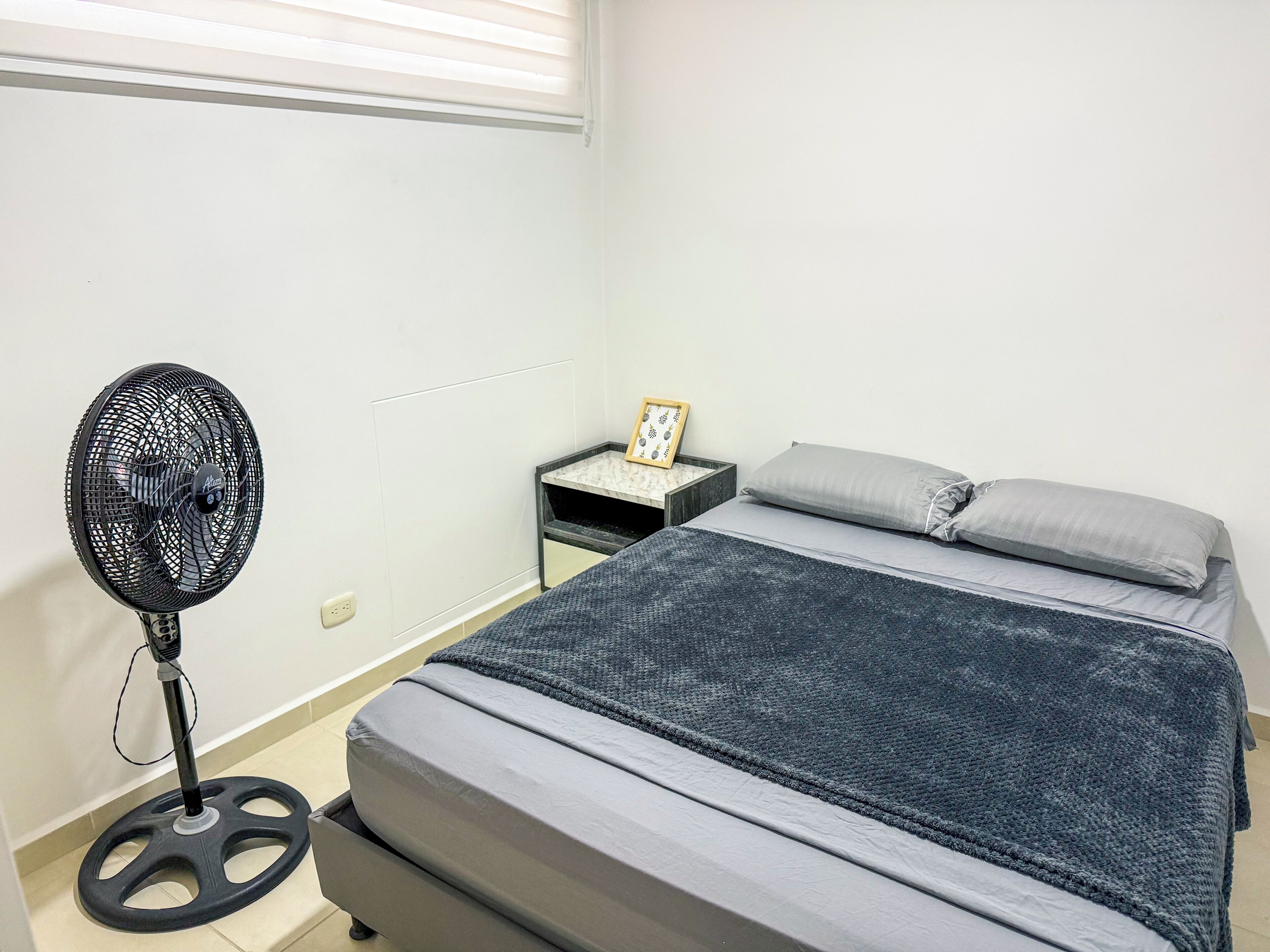 3 chambres, fer et planche à repasser, Wi-Fi, draps fournis