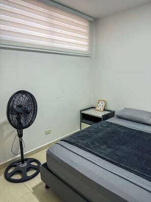 3 室のベッドルーム、アイロン / アイロン台、WiFi、ベッドシーツ