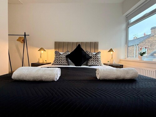 The Weaver by Nesting Hub