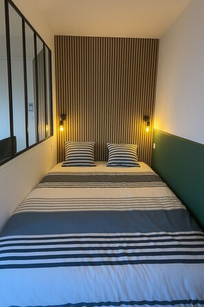 1 bedroom, WiFi, bed sheets