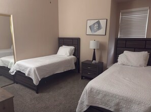 3 chambres, fer et planche Ă repasser, Wi-Fi, literie fournie