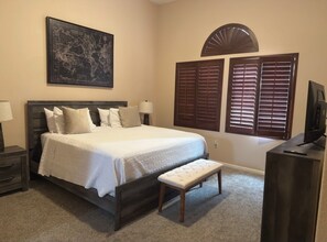 3 室のベッドルーム、アイロン / アイロン台、WiFi、ベッドシーツ