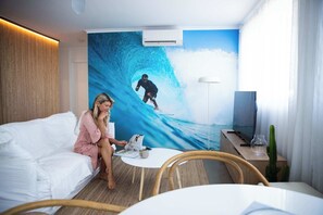 2 bedrooms, iron/ironing board, WiFi, bed sheets - El Parche Bilinga Escape | Sauna, E-Bikes, Surf (Bilinga)