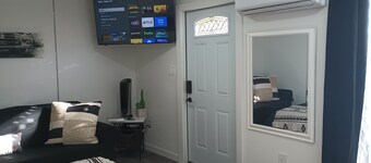 Amazing studio in Roseville for a cozy getaway