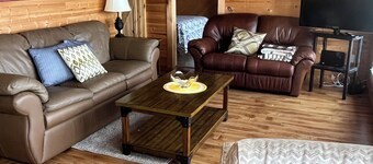 Charming 3-Bedroom Beachfront Cottage with stunning Confederation Bridge view