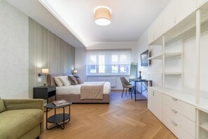 2 chambres, bureau, fer et planche Ă repasser, accĂšs au Wi-Fi (inclus)