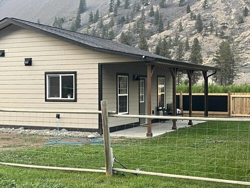 Charming Country Hideaway – The Paisley Guest House