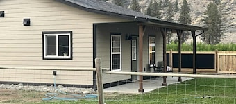 Charming Country Hideaway – The Paisley Guest House