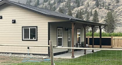 Charming Country Hideaway – The Paisley Guest House