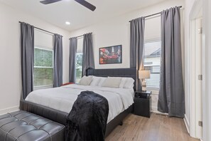 4 chambres, fer et planche à repasser, Wi-Fi, literie fournie