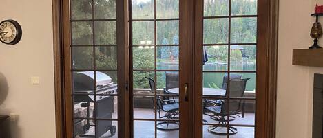 المنشأة من الداخل