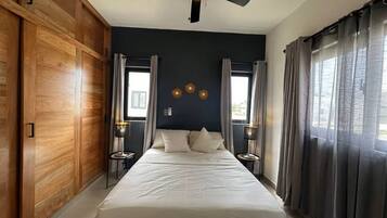 3 bedrooms, iron/ironing board, internet, bed sheets