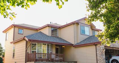 NEW Spacious Park-view Walk-out Basement near Coffee and Trails