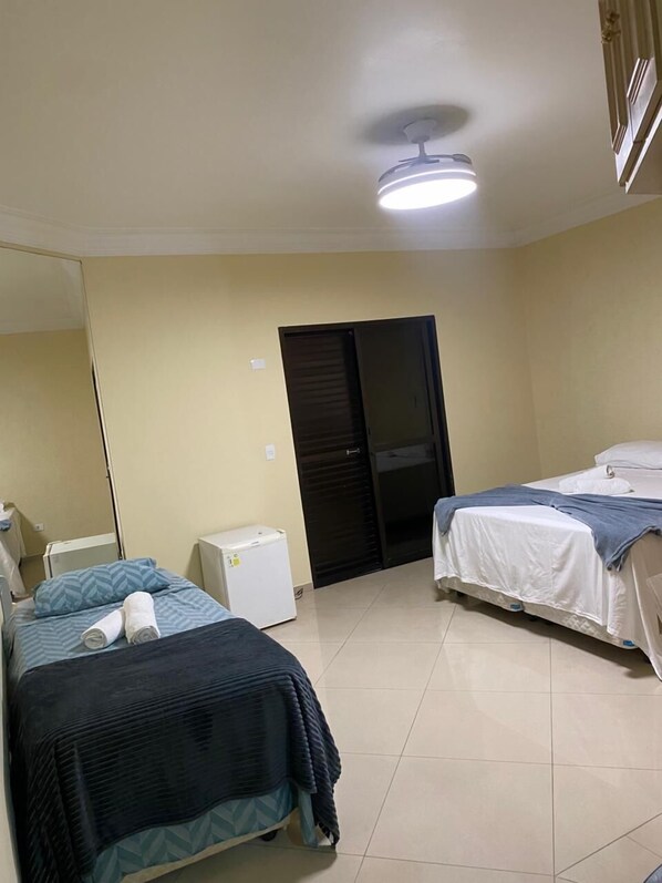 Suite – deluxe, balkong, bassengutsikt | Ekstrasenger