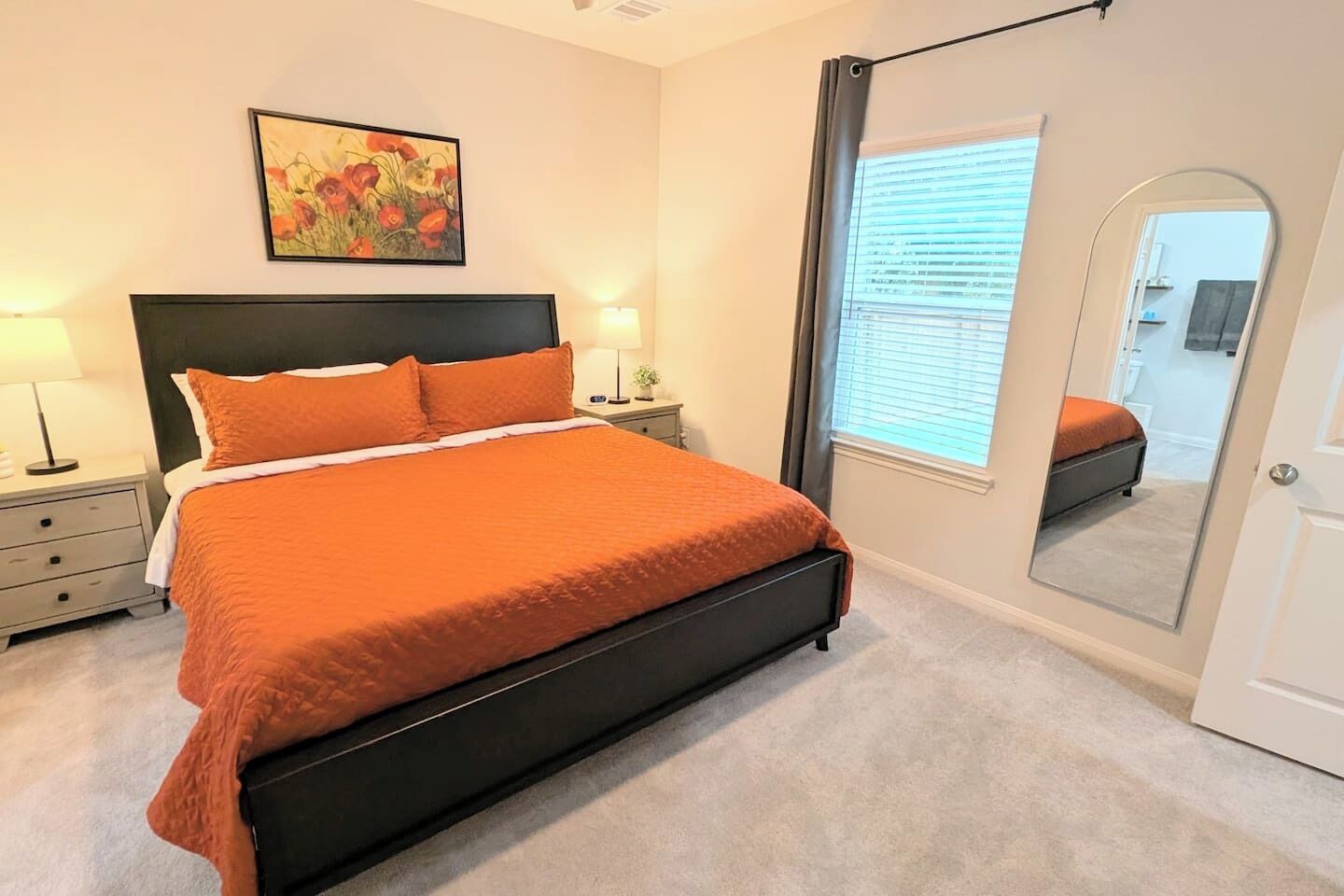 3 dormitoris, escriptori i planxa i posts de planxar 