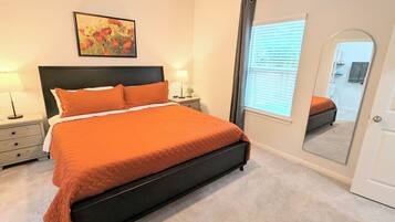 3 dormitoris, escriptori i planxa i posts de planxar