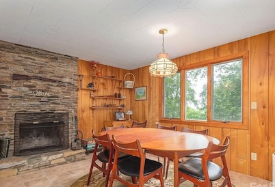Charming 2-bedroom cabin in Waynesville