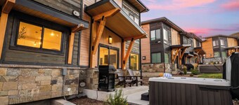 Hot Tub, BBQ & Mtn Views Near Deer Valley & Park City Deer Valley East Retreat by Avantstay
