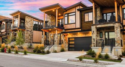 Hot Tub, BBQ & Mtn Views Near Deer Valley & Park City Deer Valley East Retreat by Avantstay