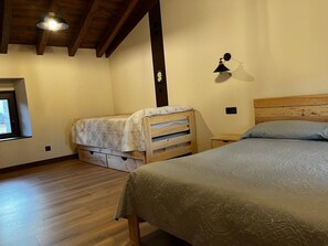 3 Schlafzimmer, Bügeleisen/Bügelbrett, WLAN, Bettwäsche