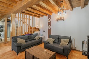 TV, fireplace, video games - El Rinconcito de Cinderellana (La Revilla)