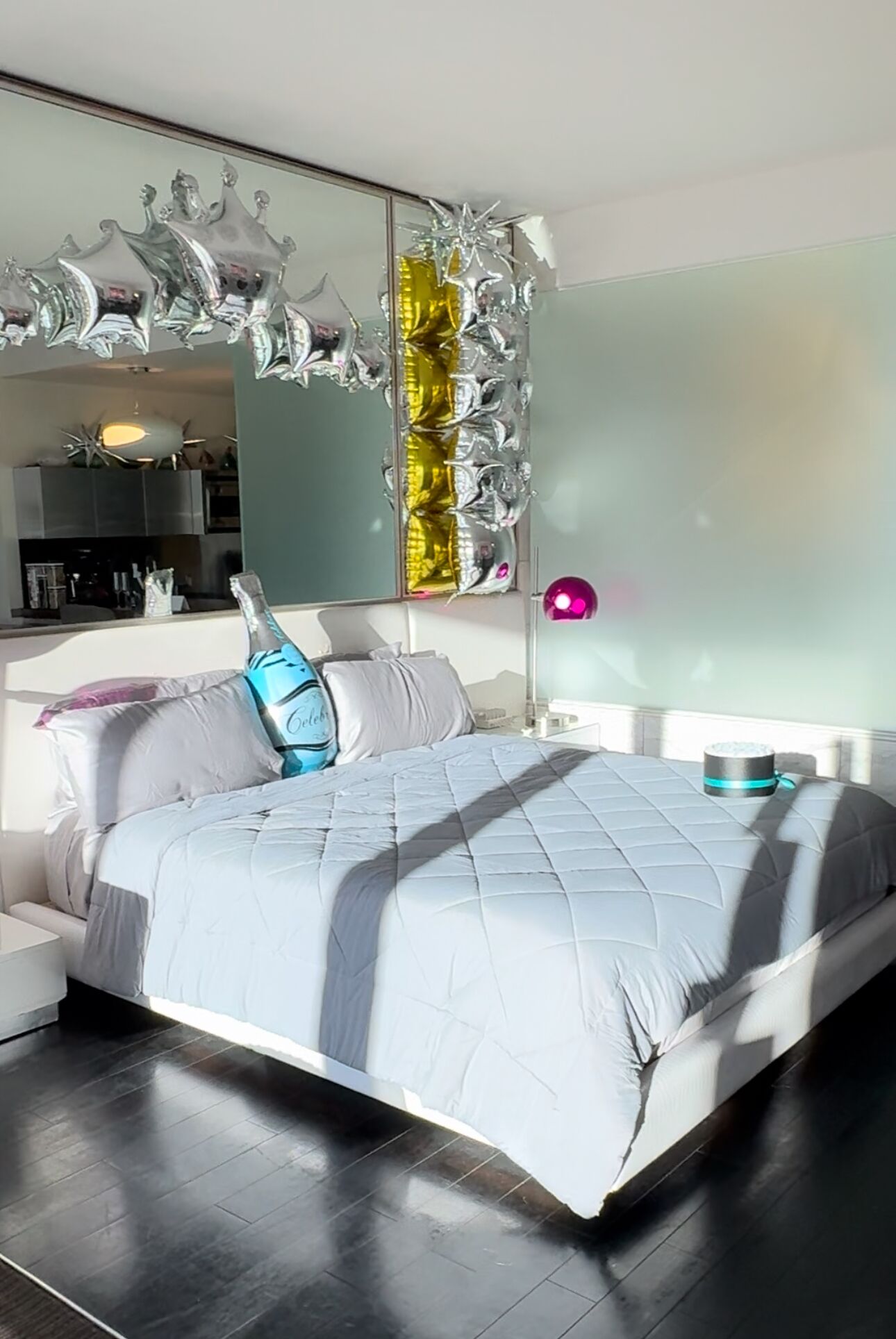 1 slaapkamer, een strijkplank/strijkijzer, wifi, beddengoed