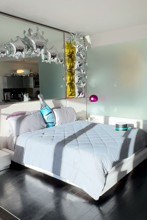 1 slaapkamer, een strijkplank/strijkijzer, wifi, beddengoed