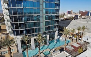 Exterior - Luxury Palms Place Suite Balcony Views, 2 Pools & Jacuzzi Access (Las Vegas)