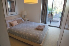 3 chambres, fer et planche à repasser, accès à Internet, literie fournie