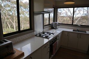 Microonde, forno, piano cottura, lavastoviglie