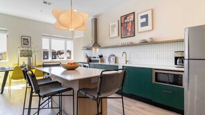 House (Multiple Bedrooms) | Interior - Sleeps 24 Game Rooms, Murals, Balconies Soundcheck & Vinyl House by Avantstay (Nashville)