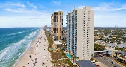 2 Beachfront Condos BBQ Balconies, Resort Pool, Hot Tub + Direct Beach Access