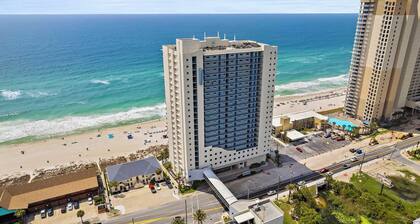 2 Beachfront Condos BBQ Balconies, Resort Pool, Hot Tub + Direct Beach Access