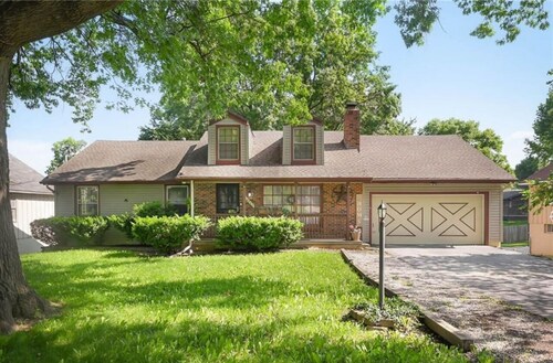 10 minutes to the Stadiums 