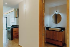 Presidential Room, Non Smoking, Garden View | Desk, free WiFi, bed sheets