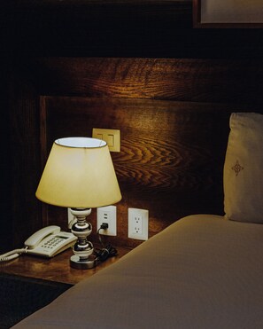 Luxury Room, 1 King Bed, Balcony, City View | Desk, free WiFi, bed sheets
