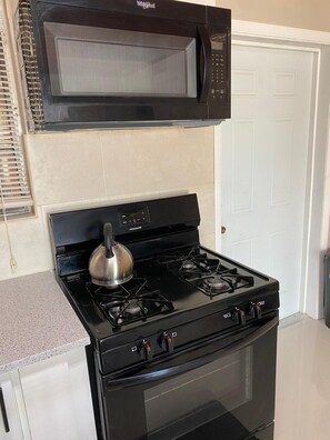 Private kitchen - Manoah #1 - Place of Rest (Mangrove Cay)