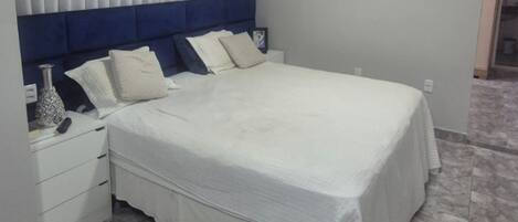 7 bedrooms, iron/ironing board, WiFi, bed sheets