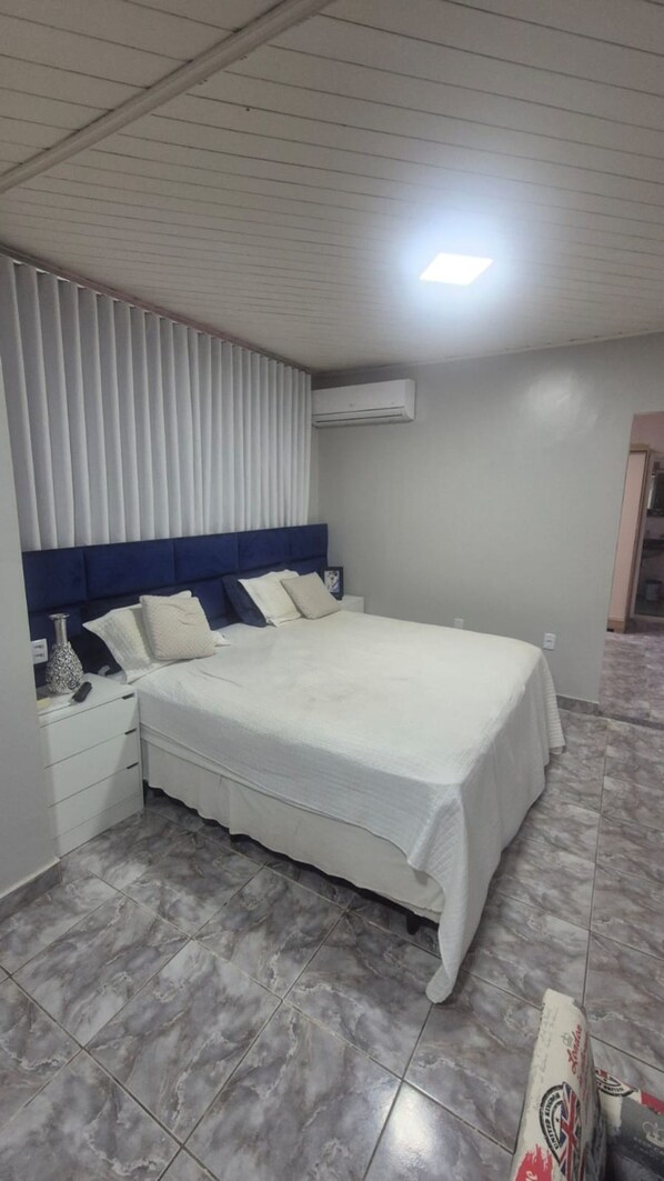 7 bedrooms, iron/ironing board, WiFi, bed sheets