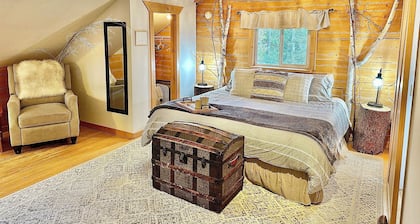 Waterfront Log Cabin on Airstrip with Aurora Views