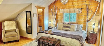 Waterfront Log Cabin on Airstrip with Aurora Views