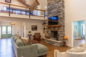 Smart-TV, peis, videospill og fotballspill