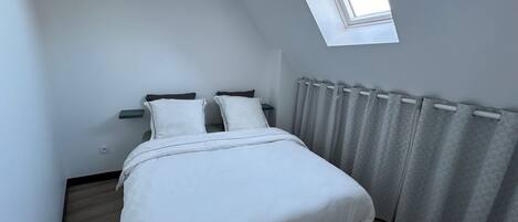 1 bedroom, iron/ironing board, internet, bed sheets