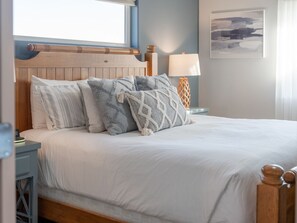 4 bedrooms, iron/ironing board, WiFi, bed sheets - Summerset Poolside Paradise (Manson)