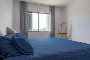 家庭公寓, 泳池景观 | 客房内保险箱、熨斗/熨衣板、免费 WiFi
