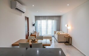 Family Apartment, Pool View | Living area